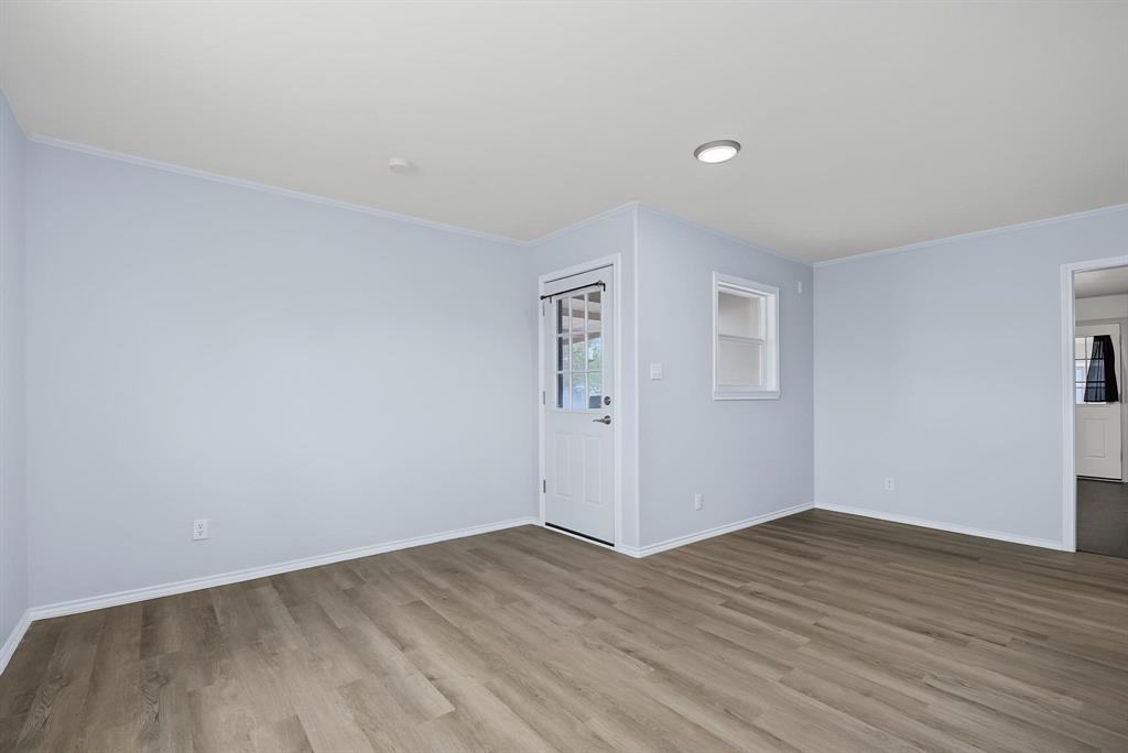 611 N Richard Avenue Property Photo 11