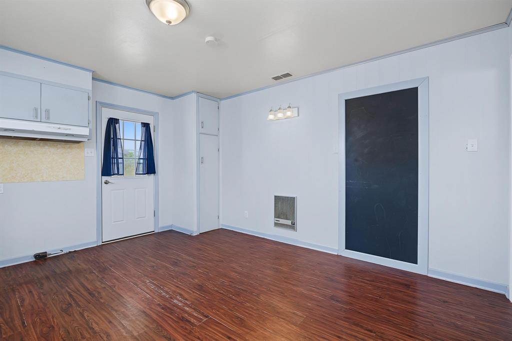 611 N Richard Avenue Property Photo 16