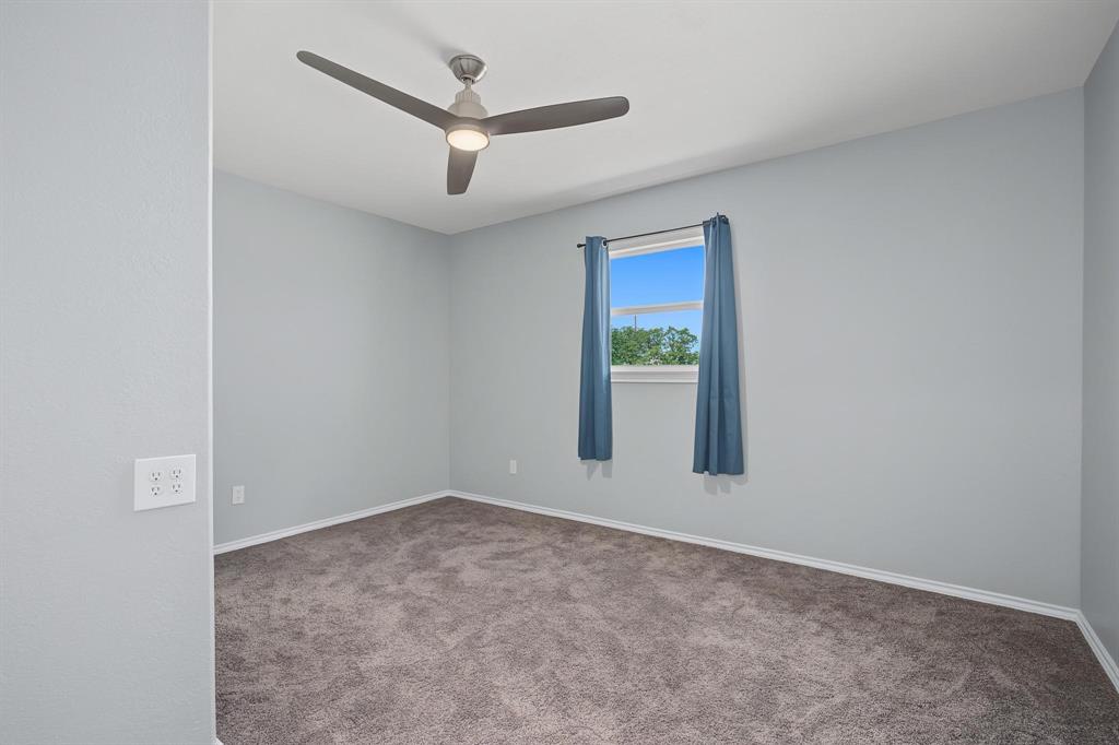 611 N Richard Avenue Property Photo 17