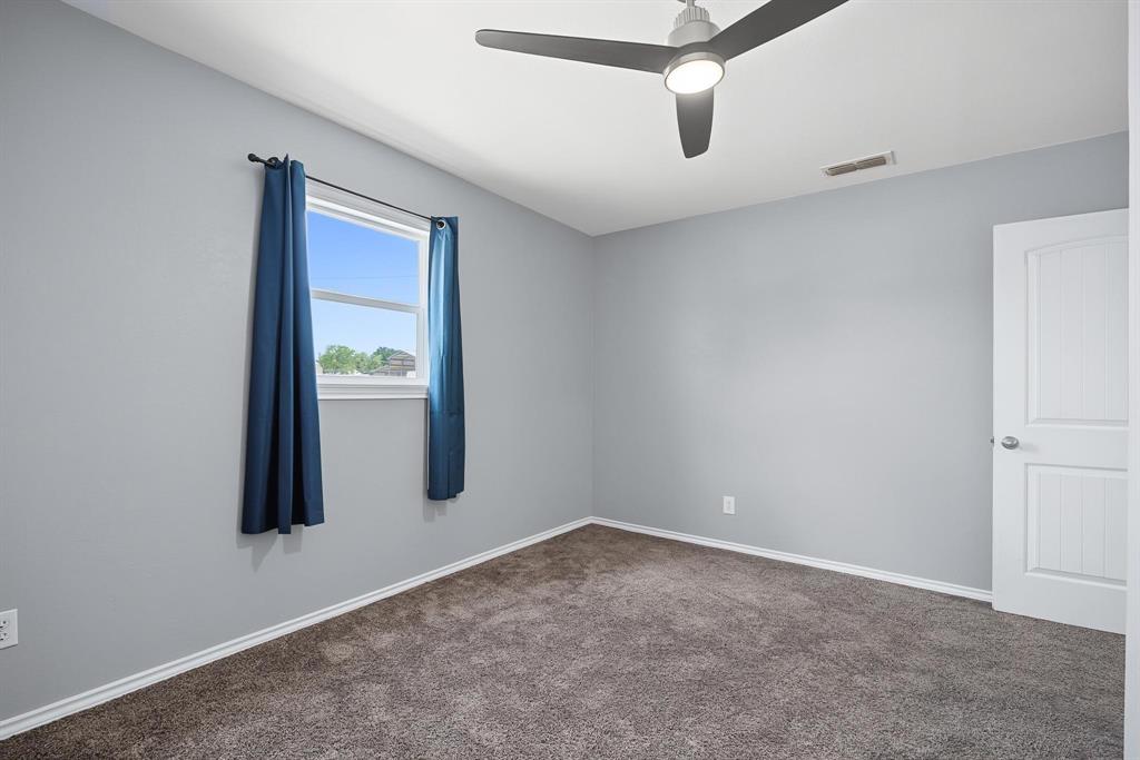 611 N Richard Avenue Property Photo 20