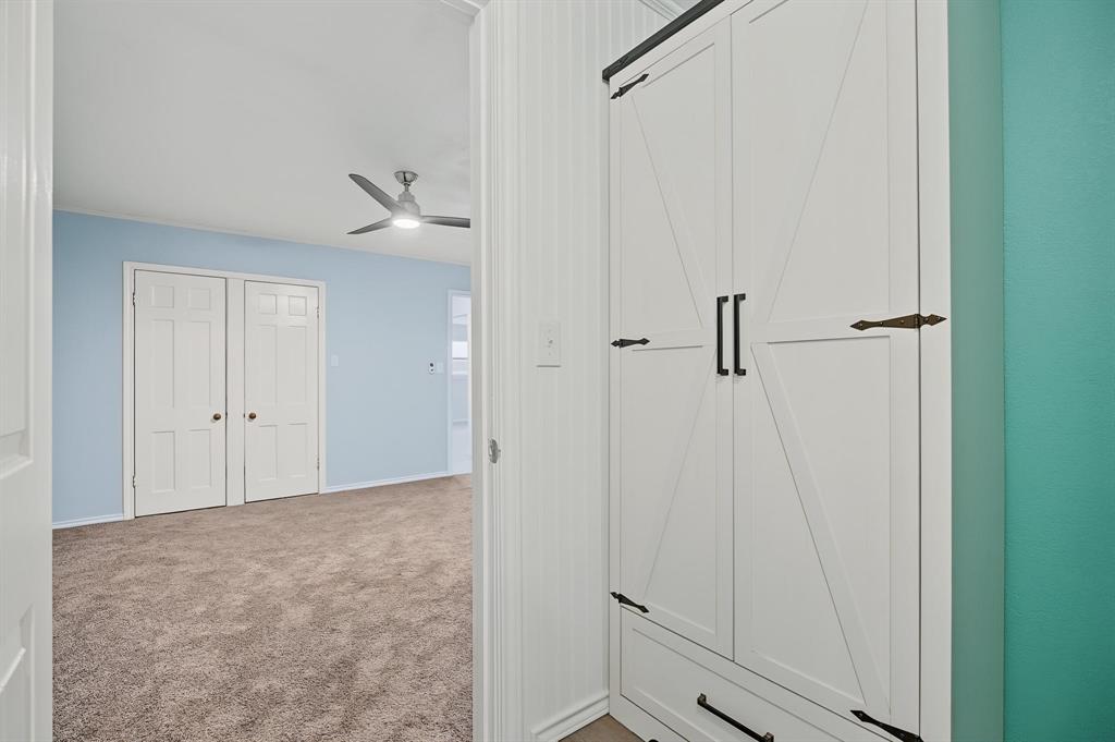 611 N Richard Avenue Property Photo 31