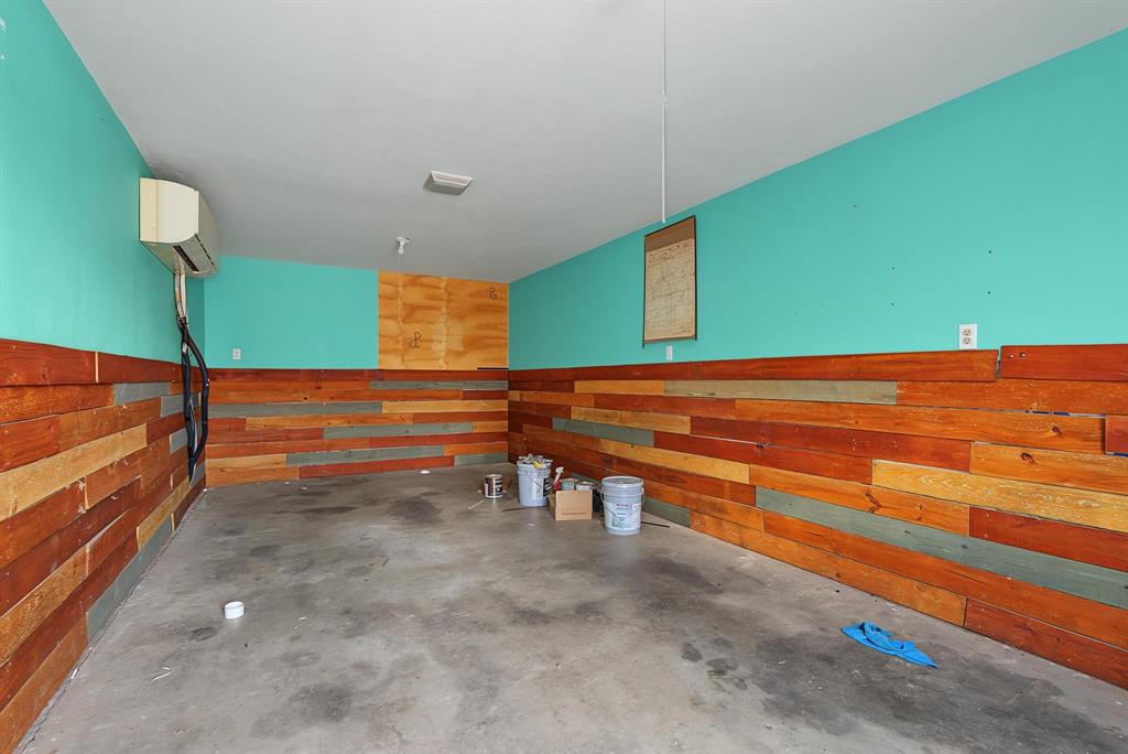 611 N Richard Avenue Property Photo 35