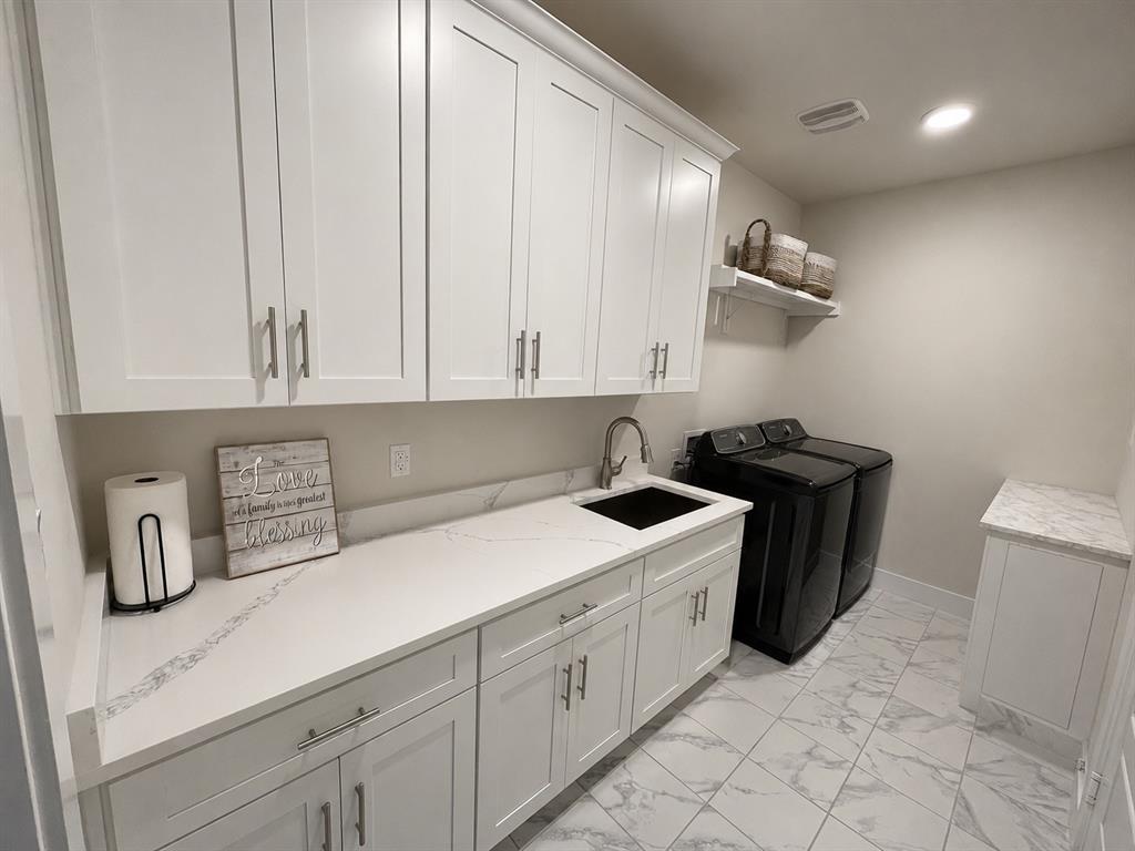 4515 Helston Drive Property Photo 13