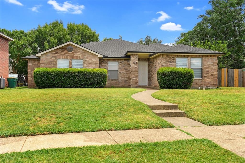 702 Lowe Drive Property Photo 1