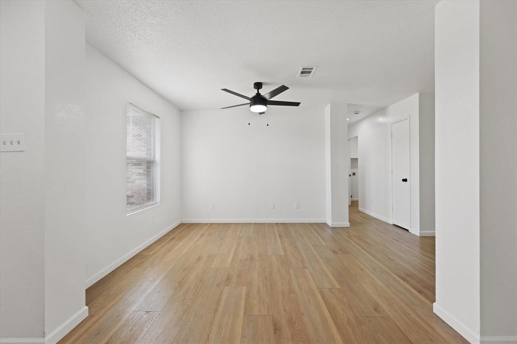 702 Lowe Drive Property Photo 4