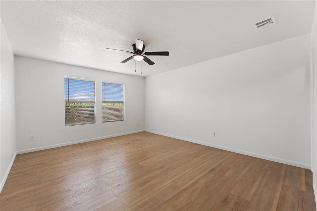 702 Lowe Drive Property Photo 13