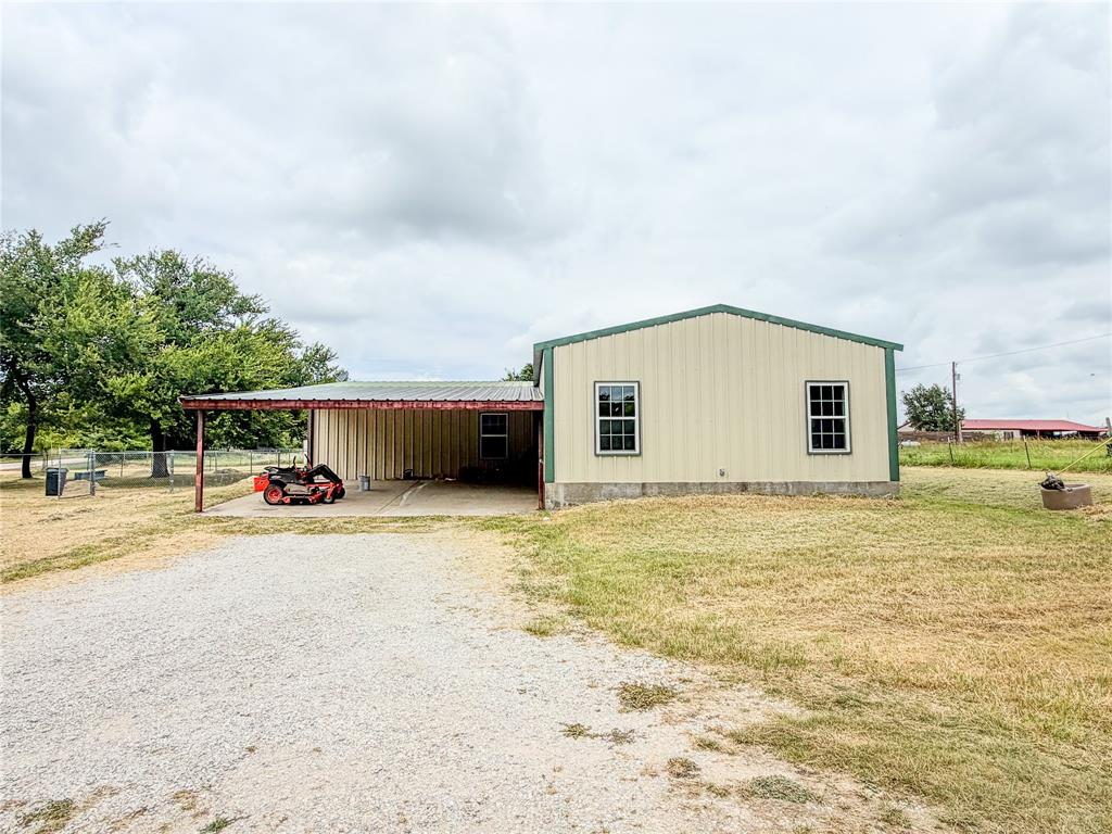 205 County Road 1794 Property Photo 4