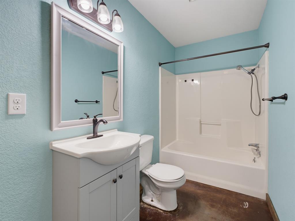 205 County Road 1794 Property Photo 16
