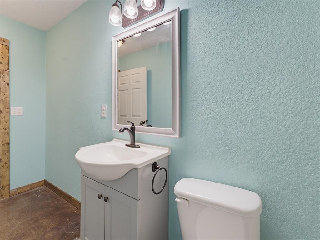 205 County Road 1794 Property Photo 17