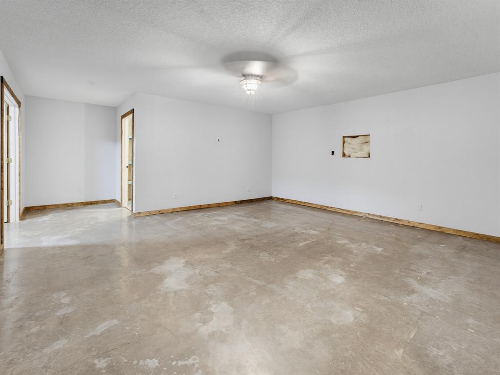 205 County Road 1794 Property Photo 18