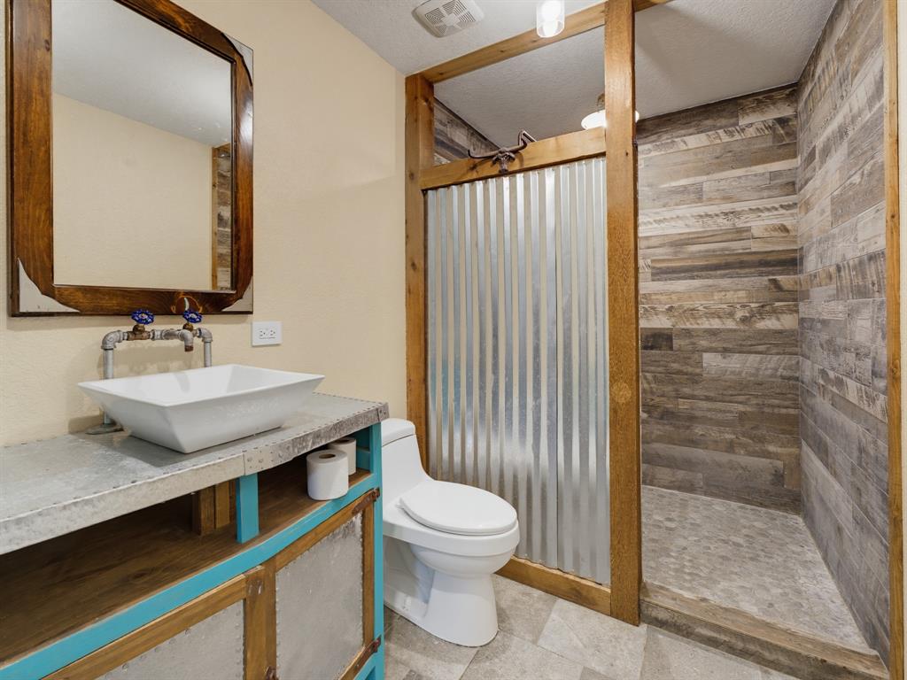 205 County Road 1794 Property Photo 21
