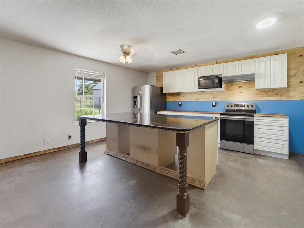 205 County Road 1794 Property Photo 24