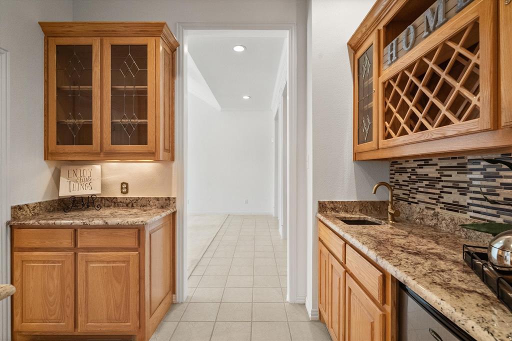 1013 Brook Arbor Drive Property Photo 14