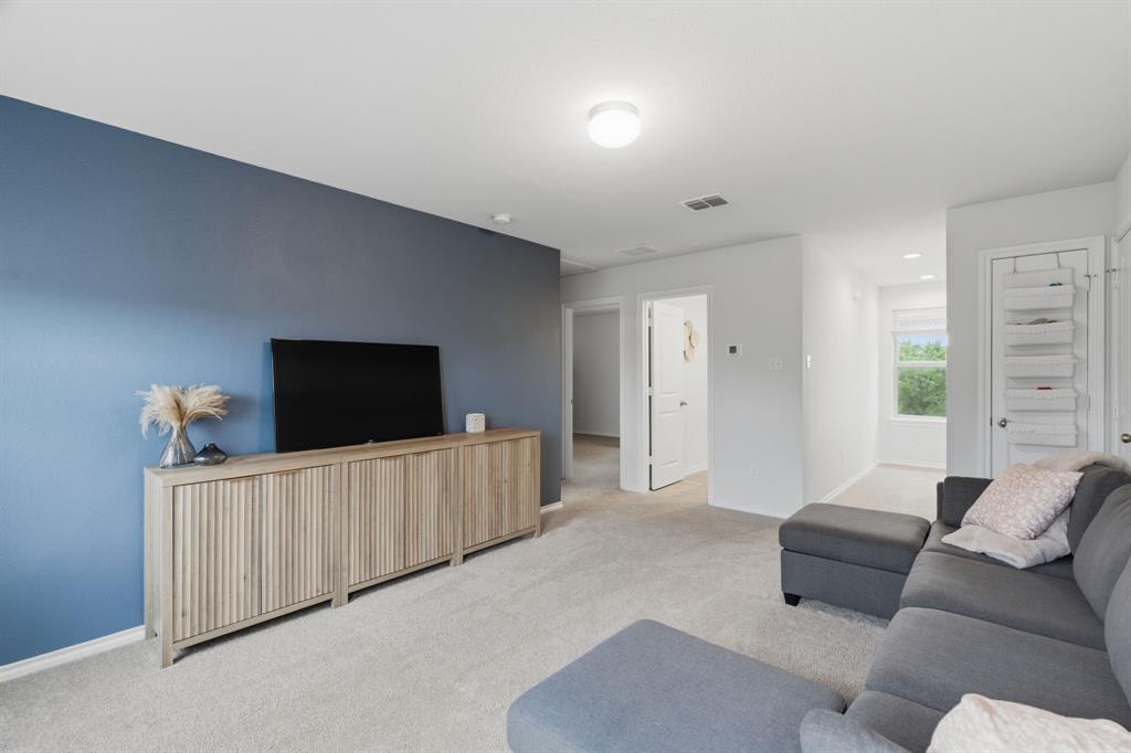 1017 King Street Property Photo 19