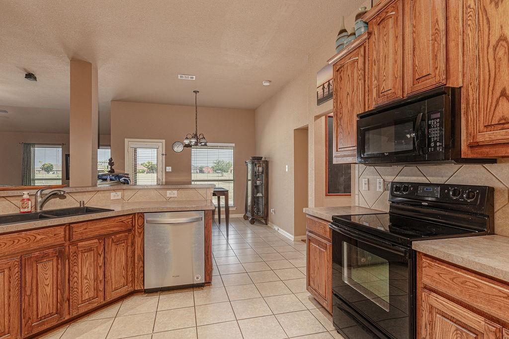 5234 County Road 4098 Property Photo 4