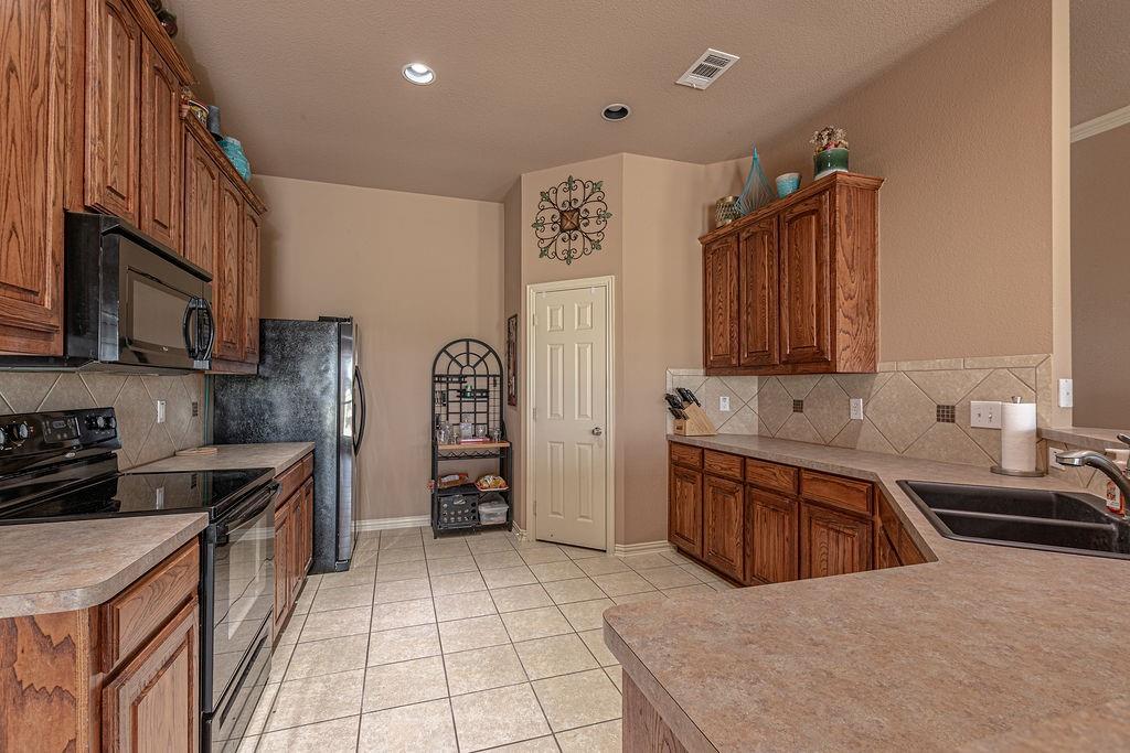 5234 County Road 4098 Property Photo 5