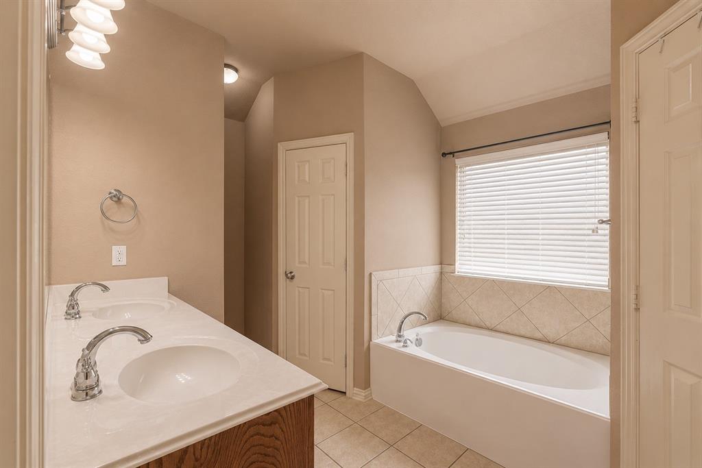 5234 County Road 4098 Property Photo 8
