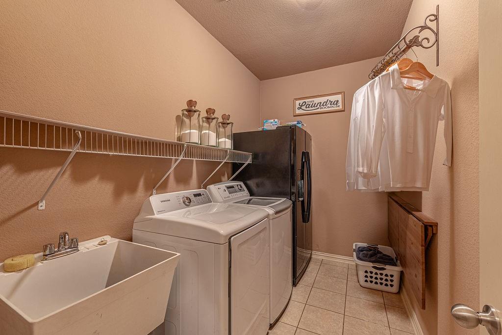 5234 County Road 4098 Property Photo 17