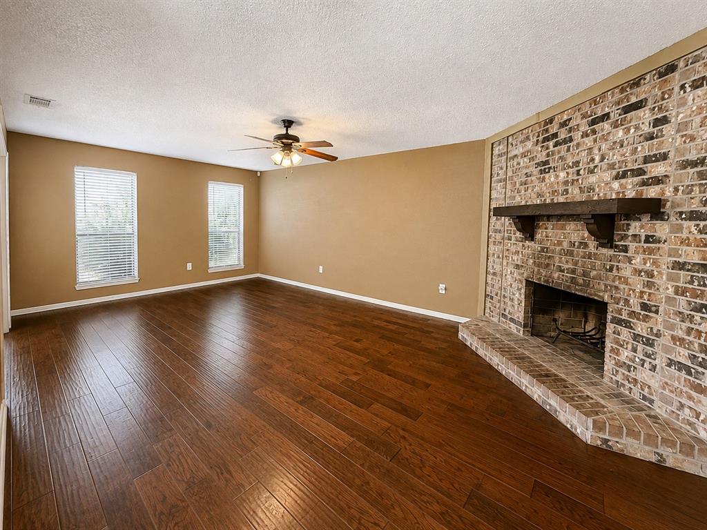 1828 Angelina Drive Property Photo 3