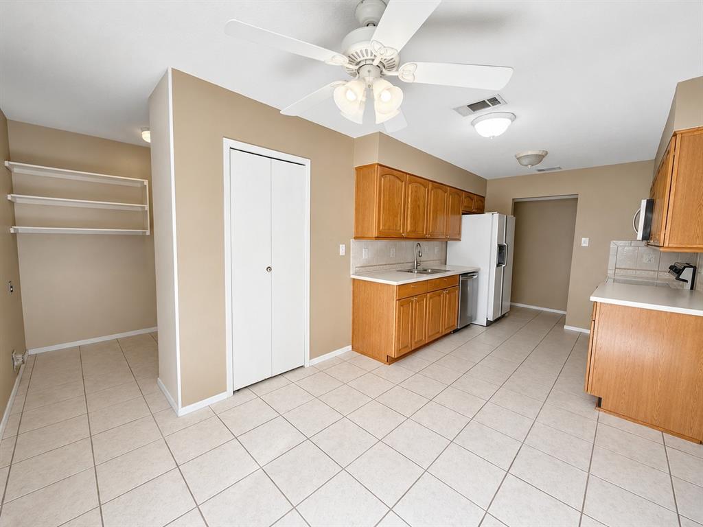 1828 Angelina Drive Property Photo 4