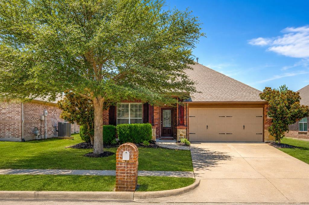 1912 Grand Fairway Drive Property Photo 1