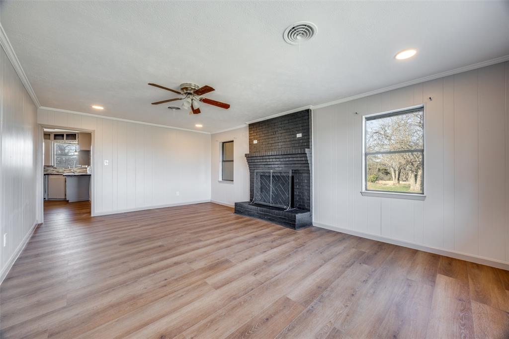 226 Glen Meadows Drive Property Photo 3
