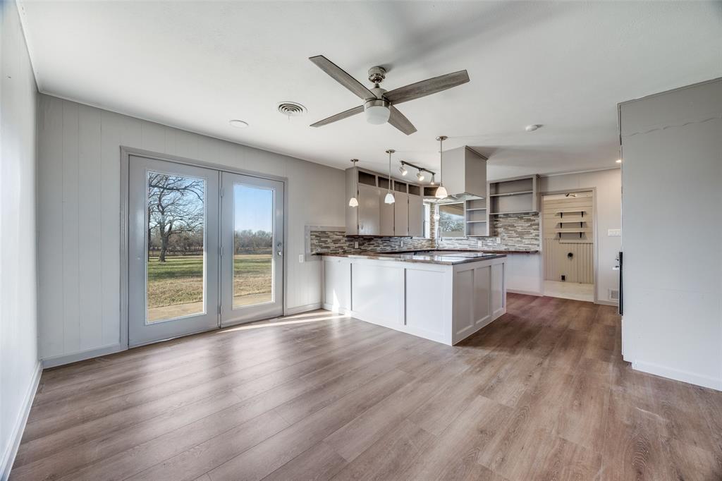 226 Glen Meadows Drive Property Photo 8