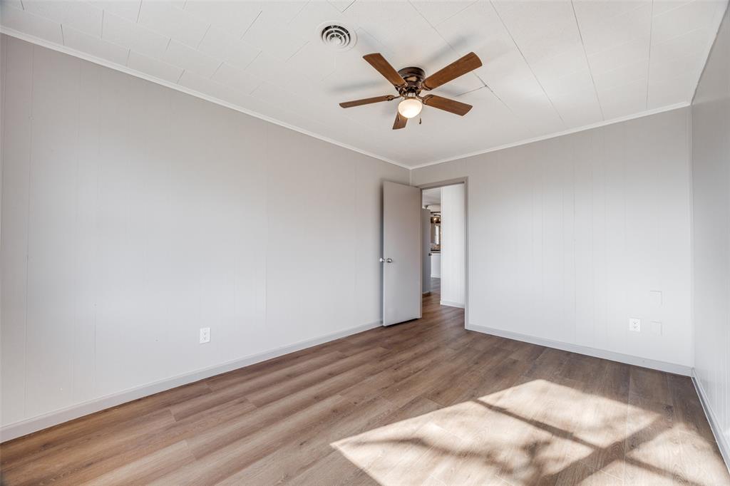 226 Glen Meadows Drive Property Photo 16