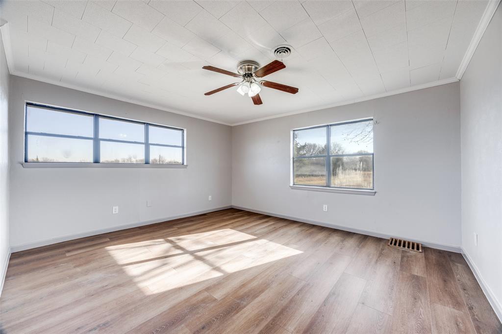 226 Glen Meadows Drive Property Photo 17