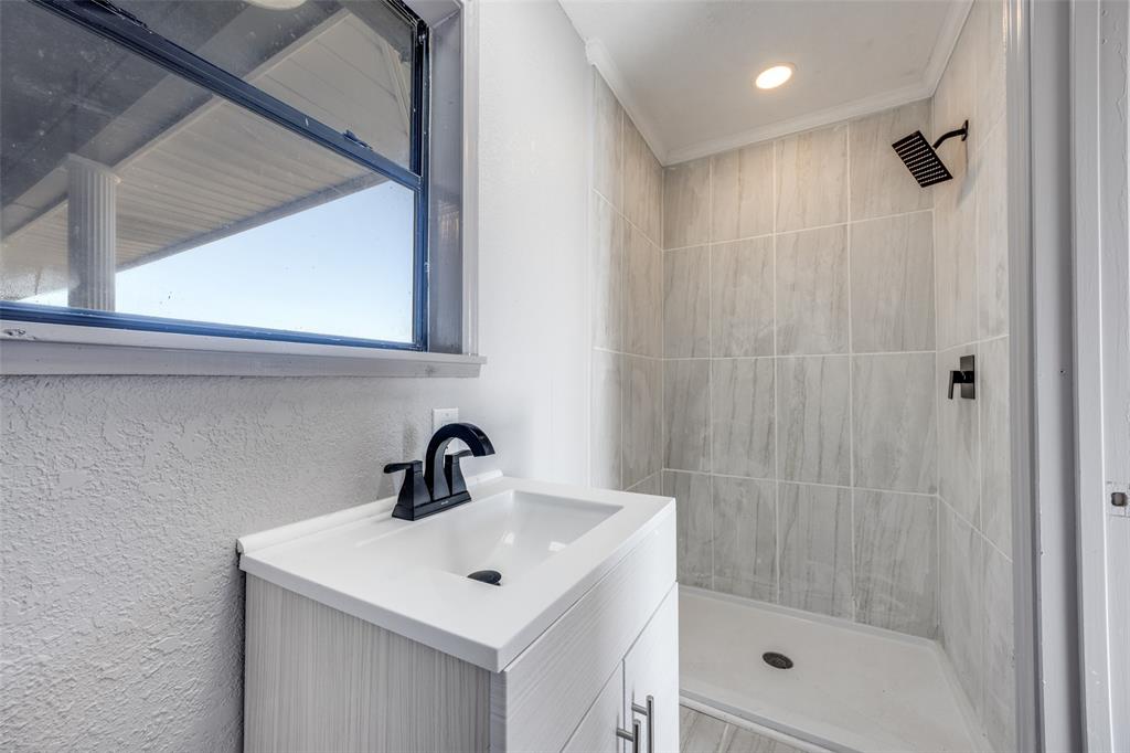 226 Glen Meadows Drive Property Photo 20