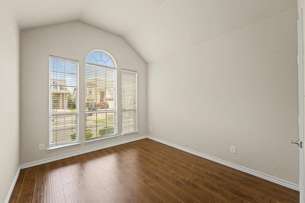 8204 Hitching Trail Property Photo 3