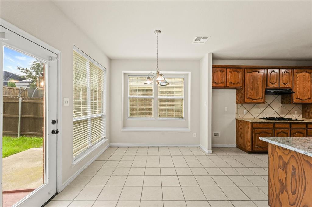 8204 Hitching Trail Property Photo 6