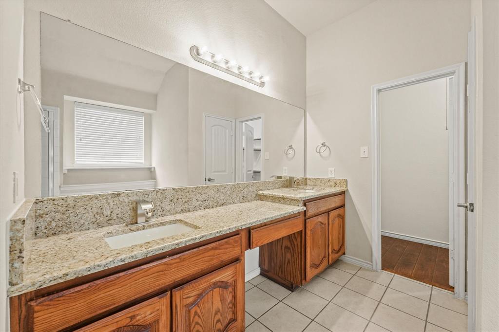 8204 Hitching Trail Property Photo 11