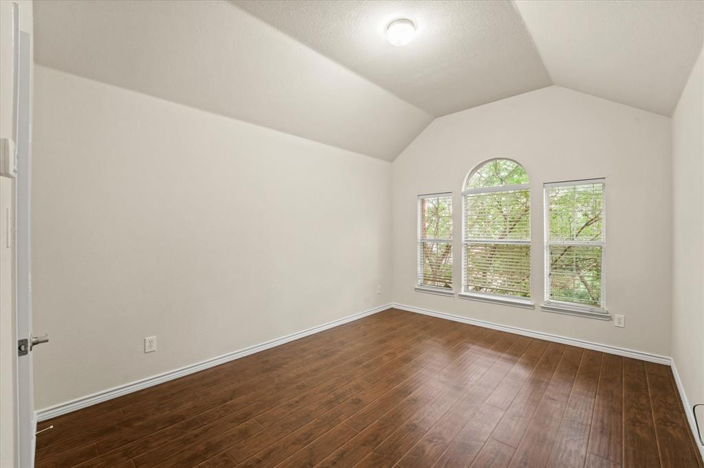 8204 Hitching Trail Property Photo 16