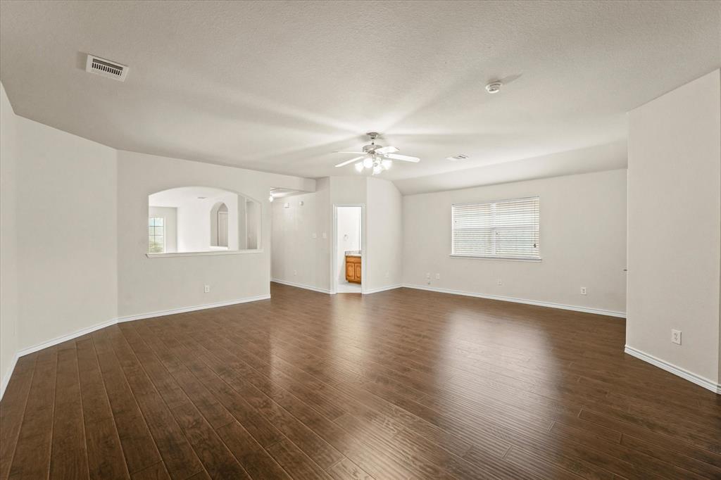 8204 Hitching Trail Property Photo 17