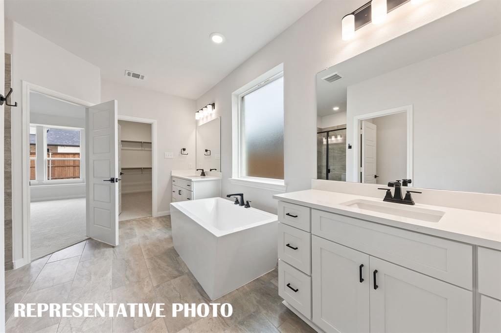 16420 Thistle Bend Drive Property Photo 10