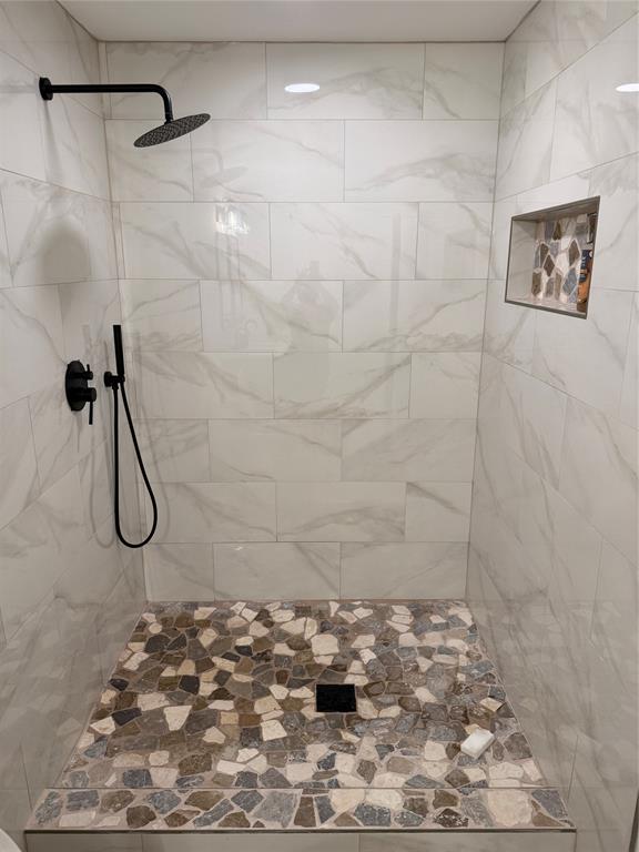 1609 E Thomas Street Property Photo 2