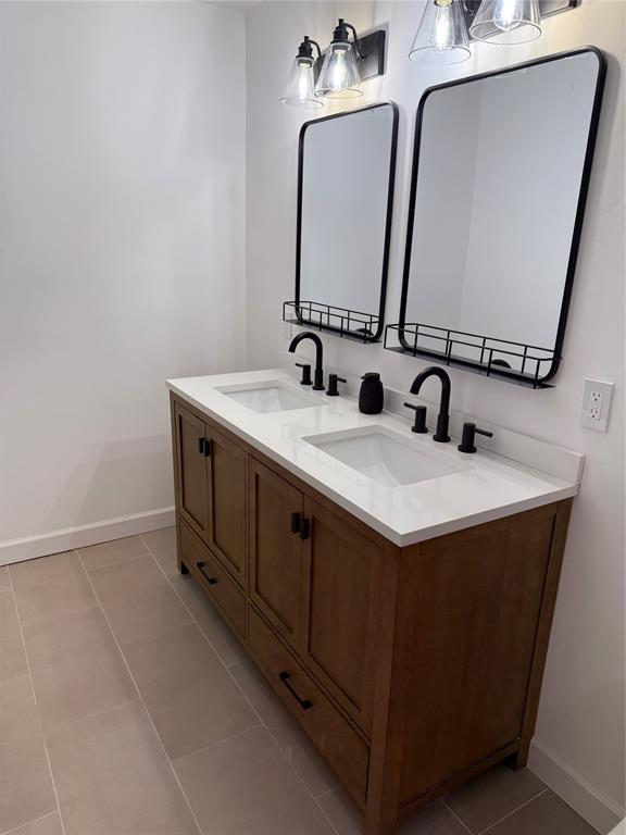 1609 E Thomas Street Property Photo 3