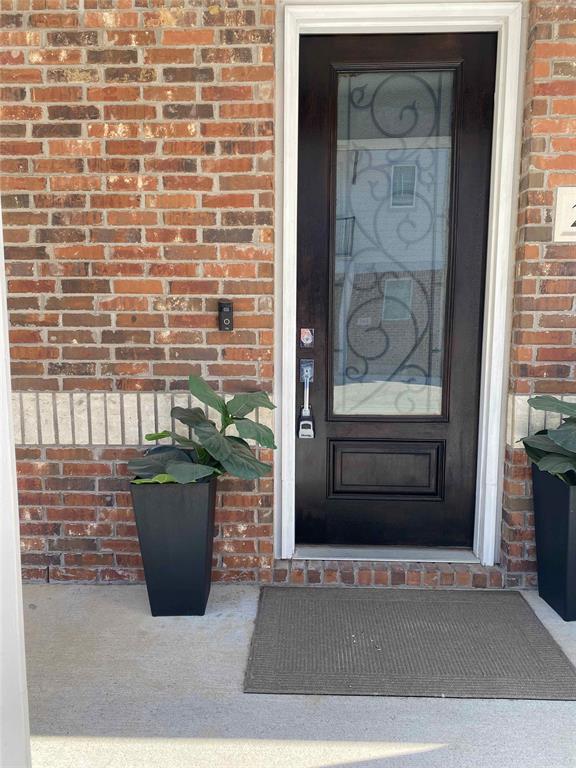203 S Village Way Property Photo 3