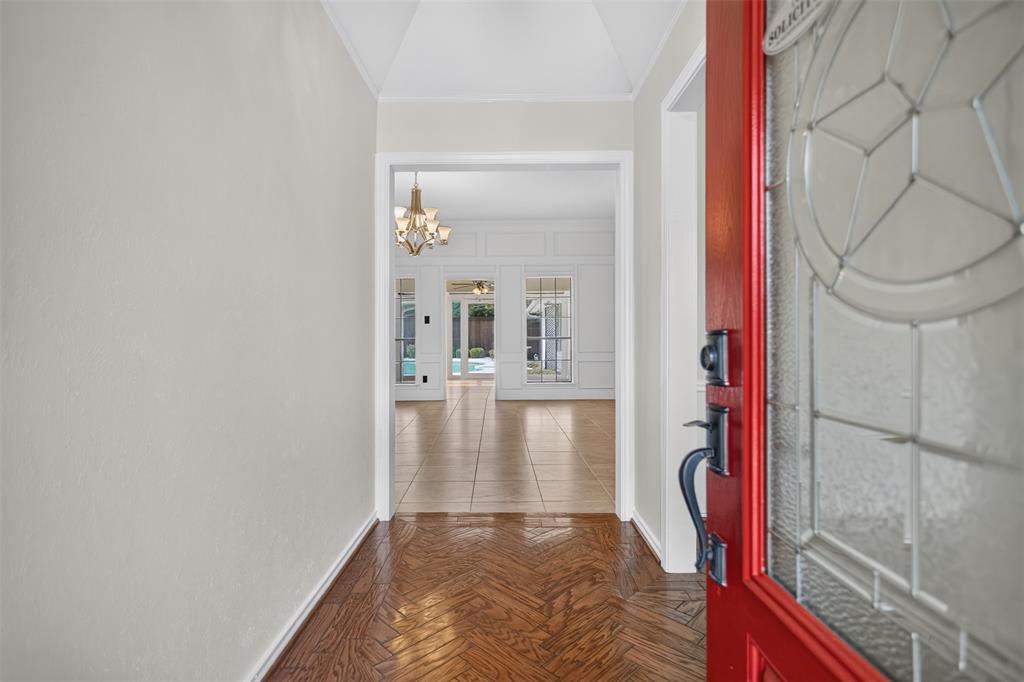 1508 Summertree Court Property Photo 4