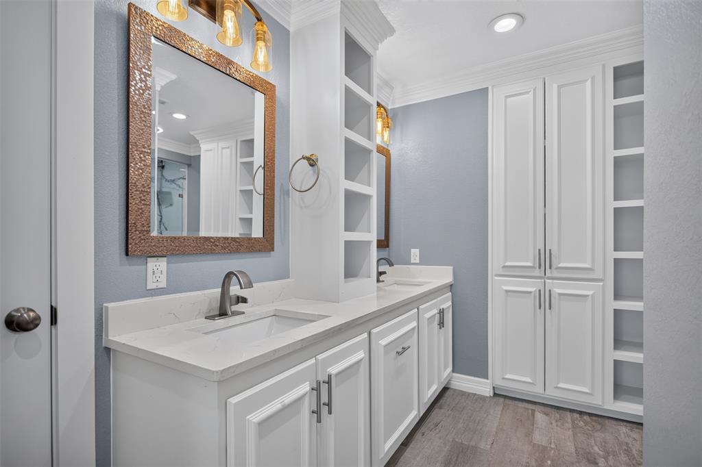 1508 Summertree Court Property Photo 16