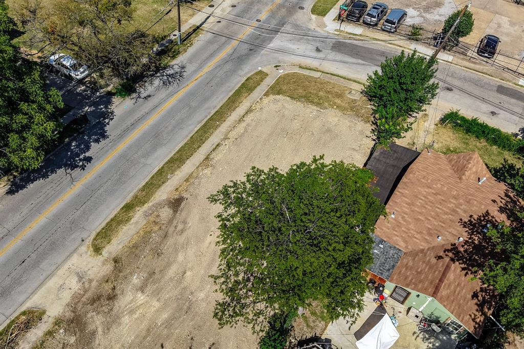 1735 E Waco Property Photo 9