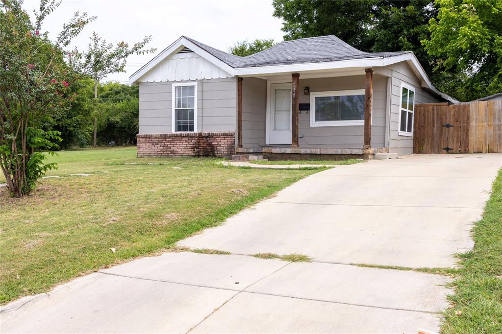 936 E Cantey Street Property Photo 4