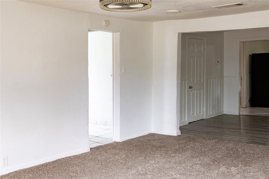 936 E Cantey Street Property Photo 6