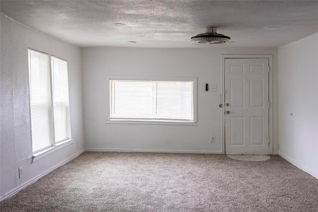 936 E Cantey Street Property Photo 7