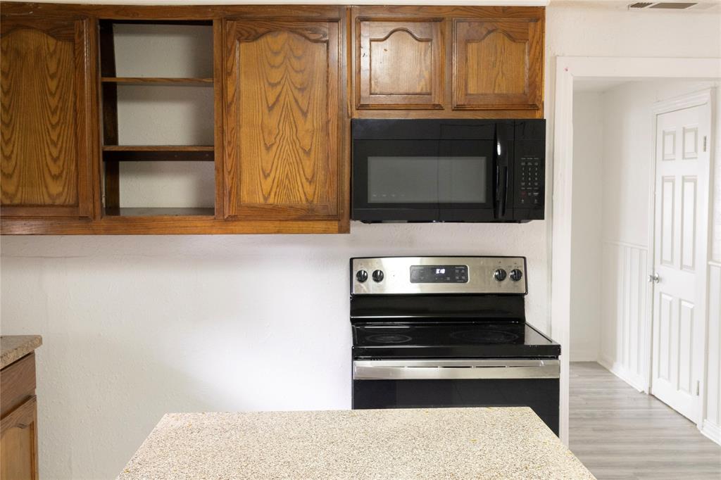 936 E Cantey Street Property Photo 11
