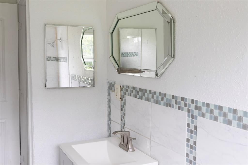 936 E Cantey Street Property Photo 17