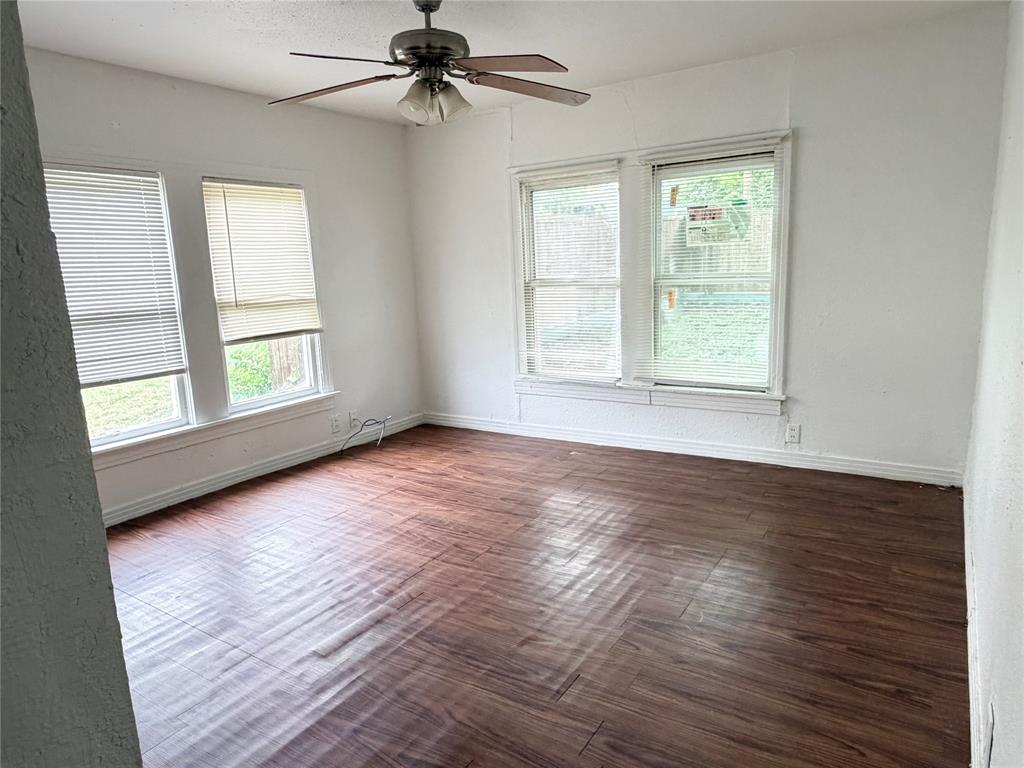 936 E Cantey Street Property Photo 19