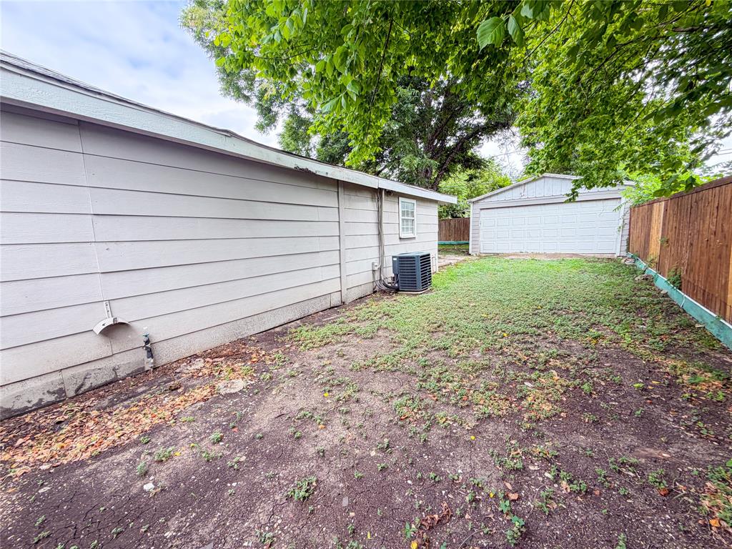 936 E Cantey Street Property Photo 23