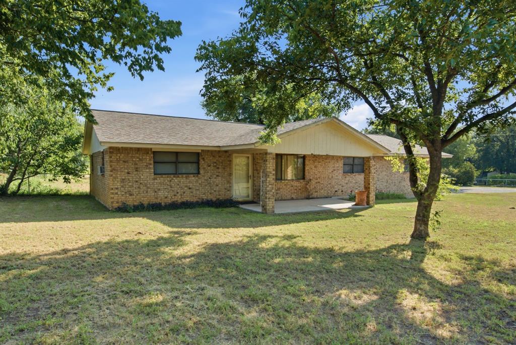 917 E Ross Avenue Property Photo 2